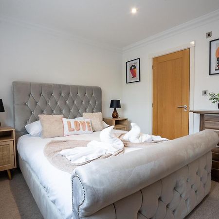 Emirates House, Luxe 5 Bed, With King Sized Beds, Next To Aiport & Nec, Jlr 5 Mins Vila Marston Green Exterior foto