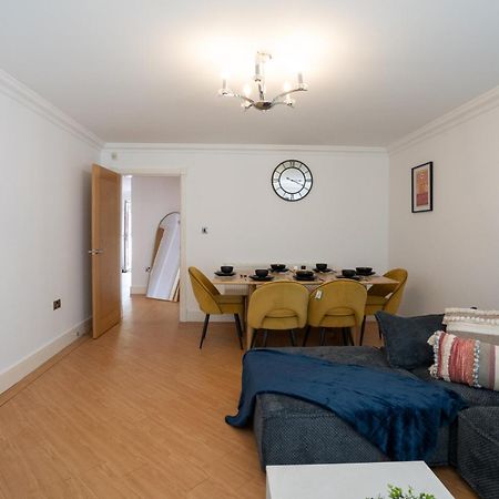 Emirates House, Luxe 5 Bed, With King Sized Beds, Next To Aiport & Nec, Jlr 5 Mins Vila Marston Green Exterior foto