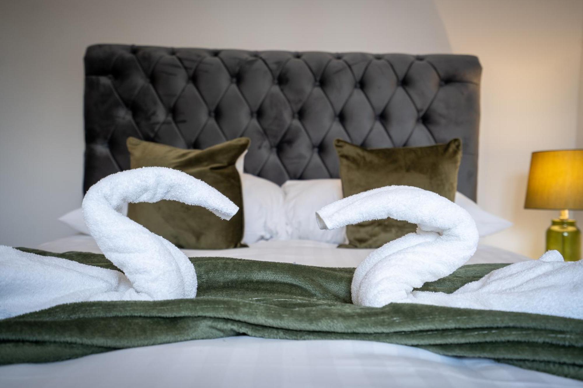Emirates House, Luxe 5 Bed, With King Sized Beds, Next To Aiport & Nec, Jlr 5 Mins Vila Marston Green Exterior foto