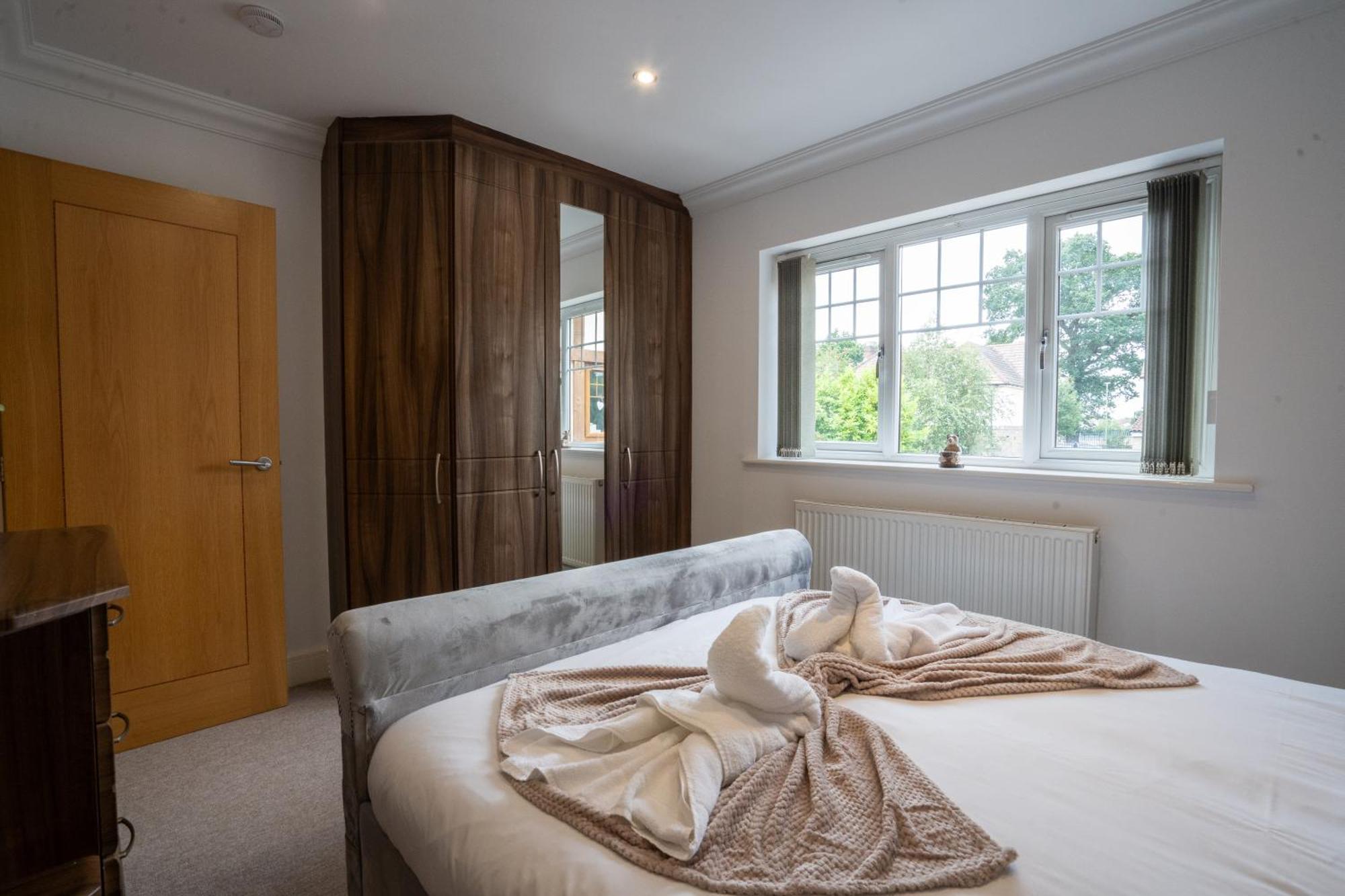 Emirates House, Luxe 5 Bed, With King Sized Beds, Next To Aiport & Nec, Jlr 5 Mins Vila Marston Green Exterior foto