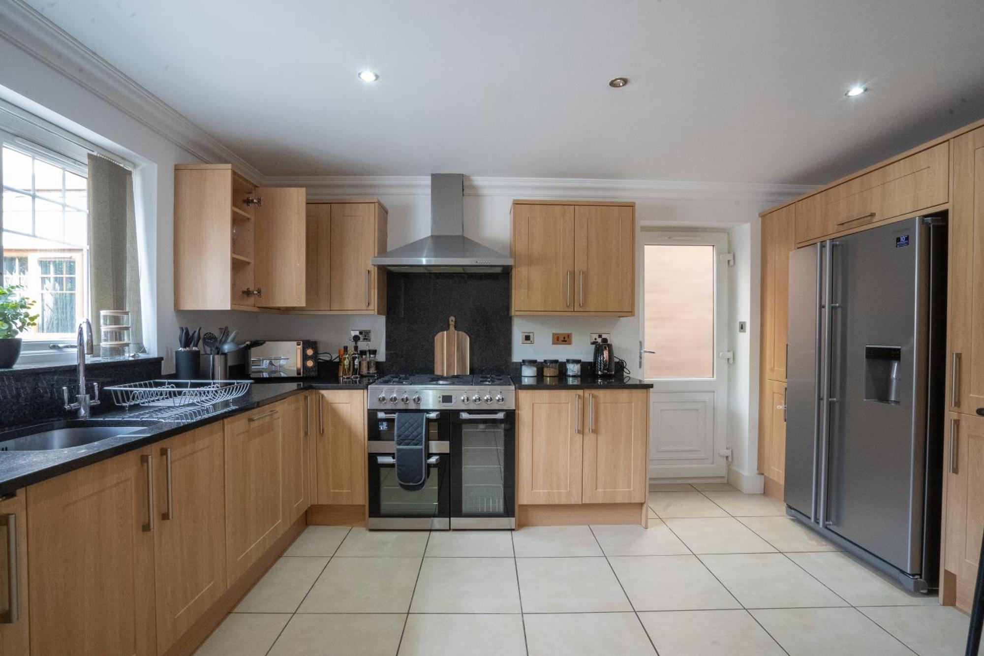 Emirates House, Luxe 5 Bed, With King Sized Beds, Next To Aiport & Nec, Jlr 5 Mins Vila Marston Green Exterior foto