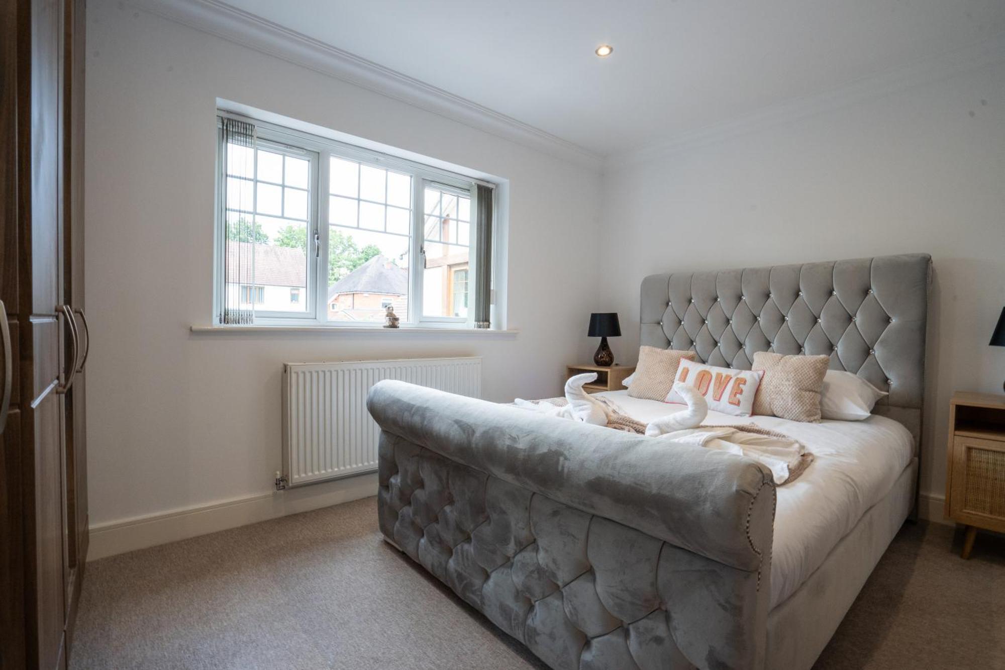 Emirates House, Luxe 5 Bed, With King Sized Beds, Next To Aiport & Nec, Jlr 5 Mins Vila Marston Green Exterior foto