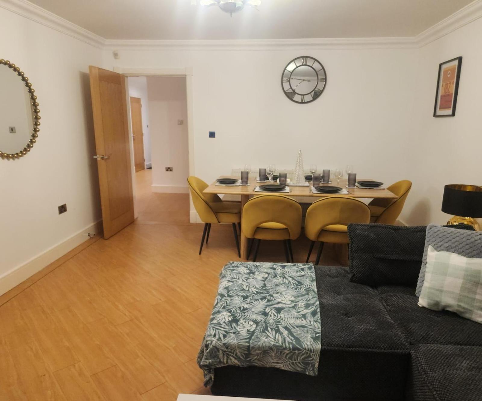 Emirates House, Luxe 5 Bed, With King Sized Beds, Next To Aiport & Nec, Jlr 5 Mins Vila Marston Green Exterior foto