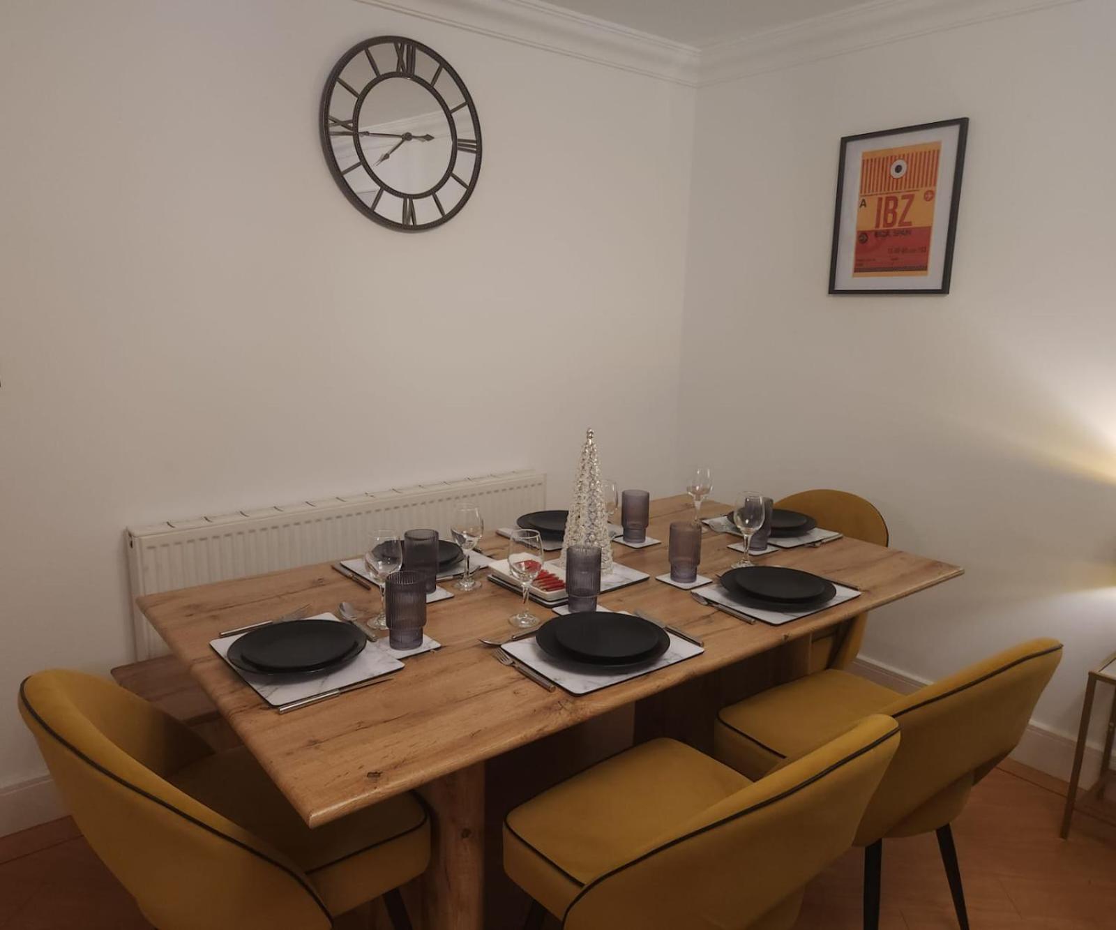 Emirates House, Luxe 5 Bed, With King Sized Beds, Next To Aiport & Nec, Jlr 5 Mins Vila Marston Green Exterior foto
